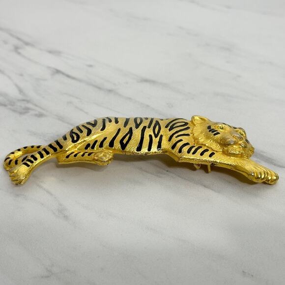 Vintage Tiger Belt Buckle Gold Tone Black Enamel Figural Green Eye Prowling ✨ main image 6